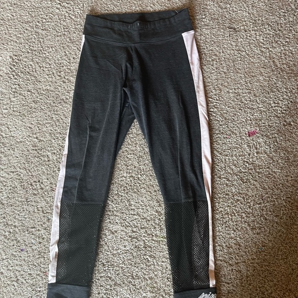 Victoria secrets Yoga pants in Large - Picture 3 of 3